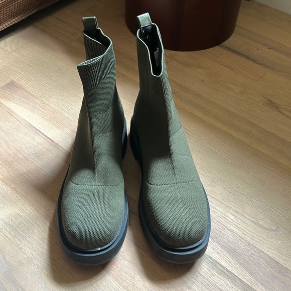 River Island Knitted Flat boot in khaki, ASOS - Picture 3 of 4